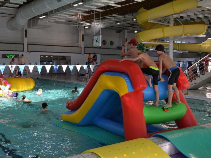  Structures gonflables à la piscine de Guémené-Penfao 