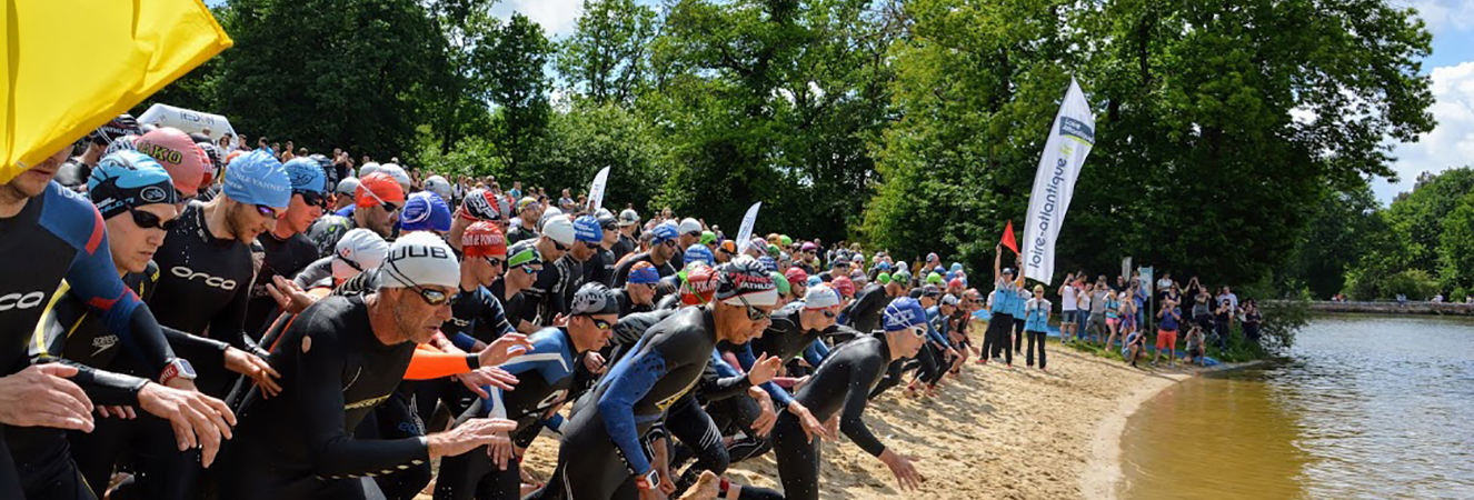 Départ du Triathlon du Pays de Redon 2018 à l'Etang Aumée, Fégréac (Loire-Atlantique)