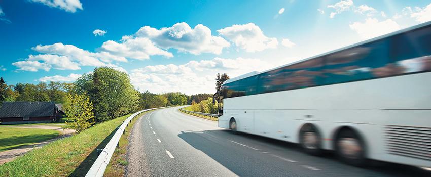 car sur une route