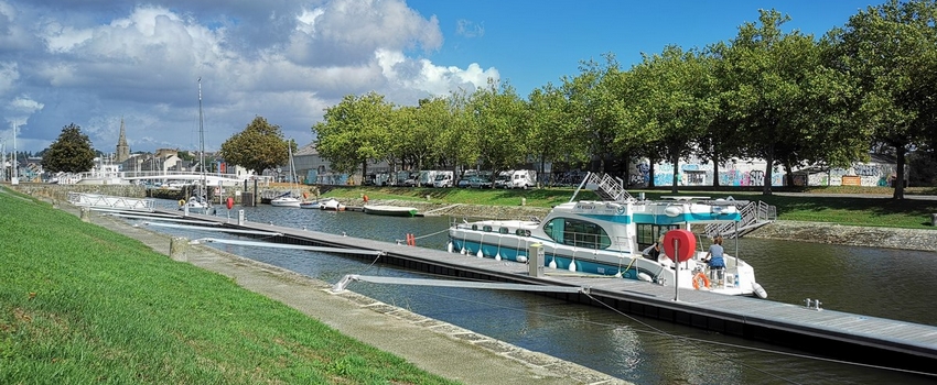 eau, bateaux, ville, arbres