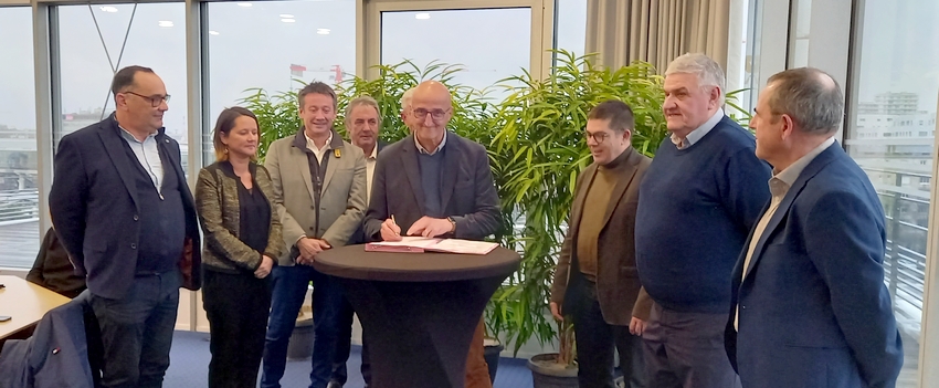 signature partenariat UVE