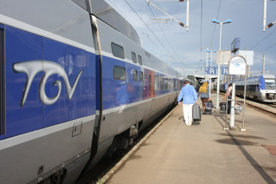 TGV à quai, en gare de Redon