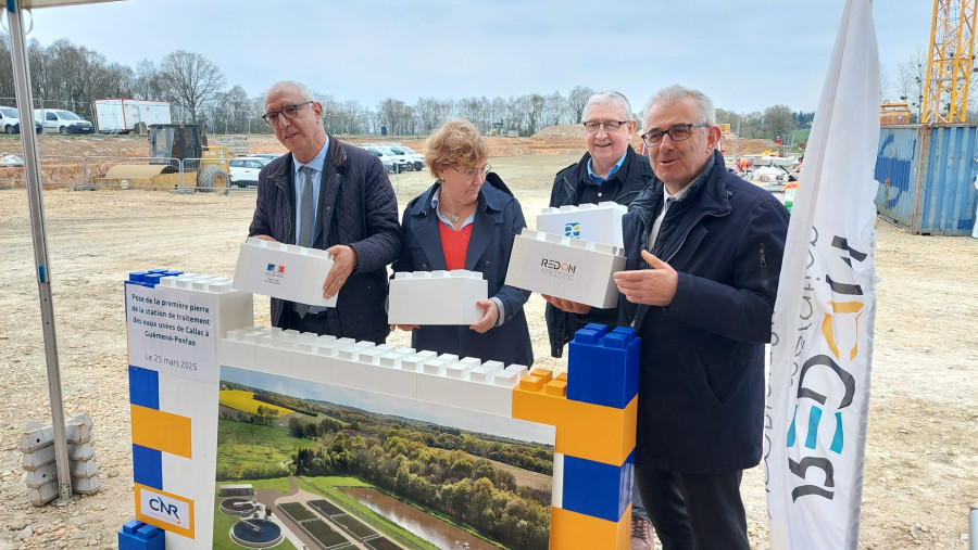 pose de la première pierre du chantier de la station d'épuration de Callac
