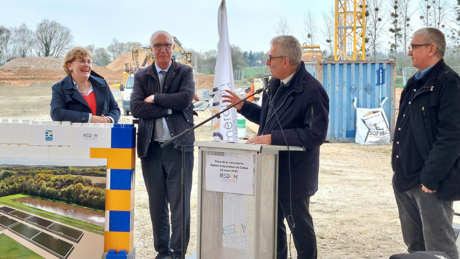 pose de la première pierre du chantier de la station d'épuration de Callac
